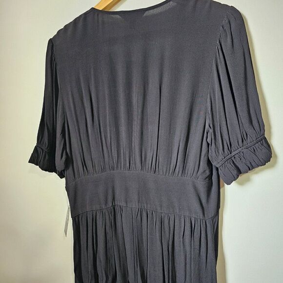 NWT EXPRESS BLACK ROMANTIC MAXI DRESS BUTTON DOWN PLUNGE NECK SIZE M - Picture 11 of 16